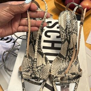 Schutz Vikki sandal size 9 snake skin